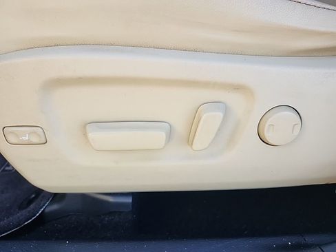 Used 2015 Toyota Highlander XLE image 35