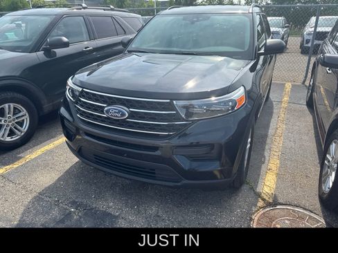 Used 2024 Ford Explorer XLT AWD/4WD image 1