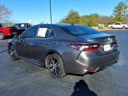 Used 2023 Toyota Camry SE image 5