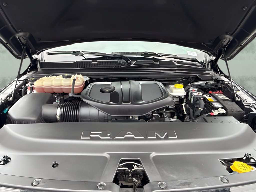 Used 2025 RAM 1500 Big Horn AWD/4WD image 30