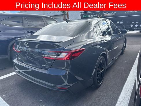 Used 2025 Toyota Camry SE FWD image 5