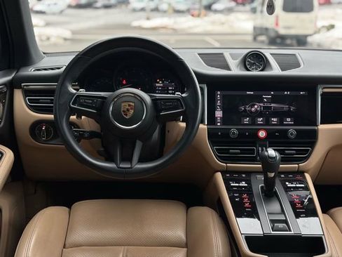 Used 2023 Porsche Macan image 28