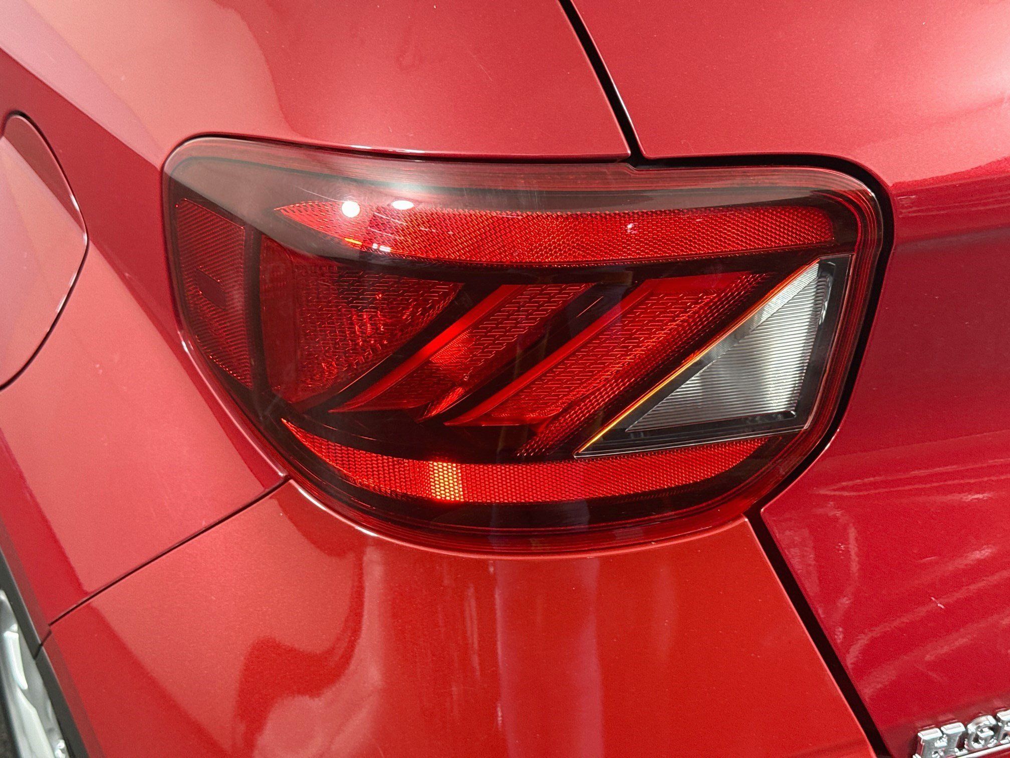 Used 2021 Hyundai Venue SE w/ Cargo Package FWD image 35