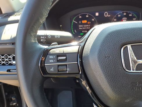Used 2023 Honda Accord Touring image 17
