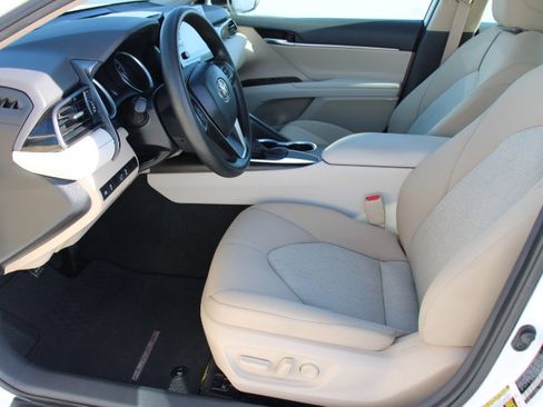 Certified 2021 Toyota Camry LE image 11