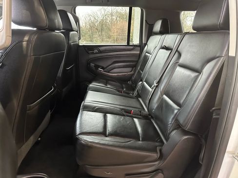 Used 2019 Chevrolet Suburban LT image 23