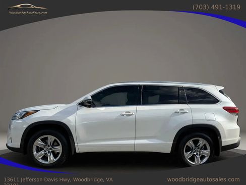 Used 2017 Toyota Highlander Limited image 3