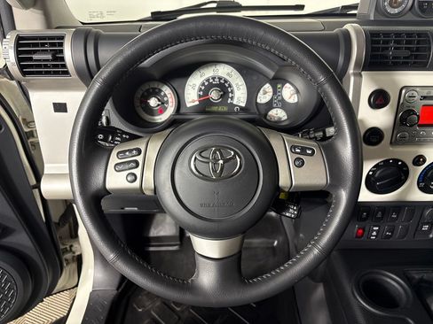 Used 2014 Toyota FJ Cruiser 4WD w/ Upgrade Package image 16