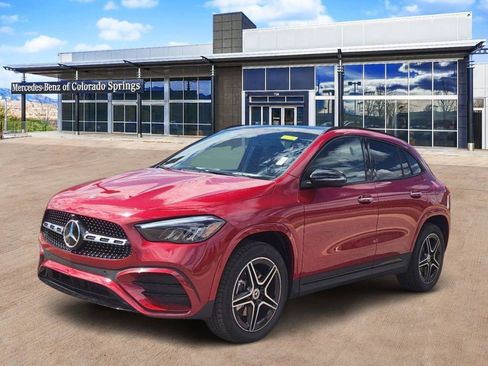 Used 2025 Mercedes-Benz GLA 250 4MATIC image 3