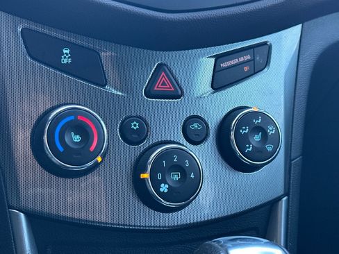 Used 2015 Chevrolet Trax LTZ image 17