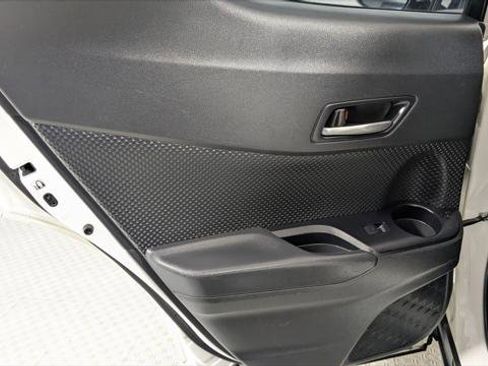 Used 2020 Toyota C-HR LE image 15