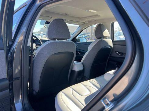 Certified 2024 Hyundai Elantra Limited image 16