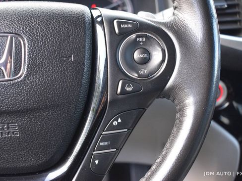 Used 2016 Honda Pilot Touring image 25