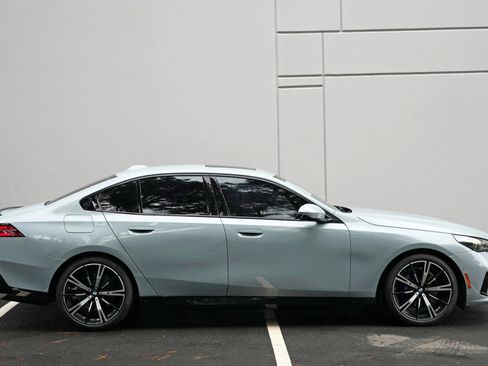 Used 2024 BMW 530i w/ M Sport Package RWD image 58