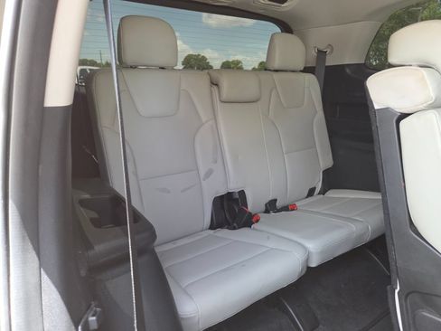 Used 2020 Kia Telluride S w/ S 8 Passenger Seating Package FWD image 20
