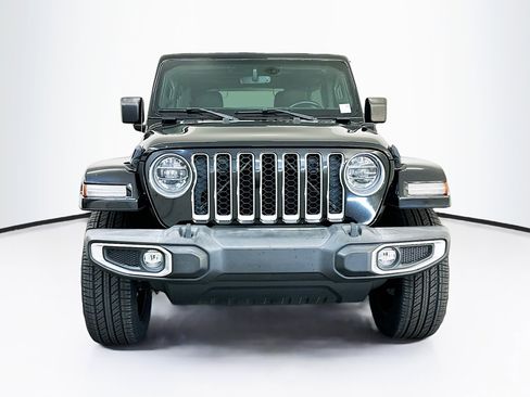Used 2021 Jeep Wrangler Sahara image 2
