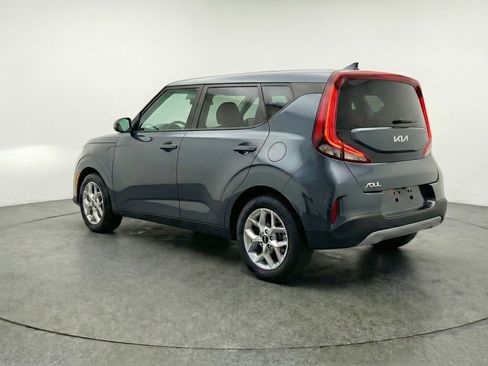 Used 2025 Kia Soul LX w/ LX Technology Package FWD image 6