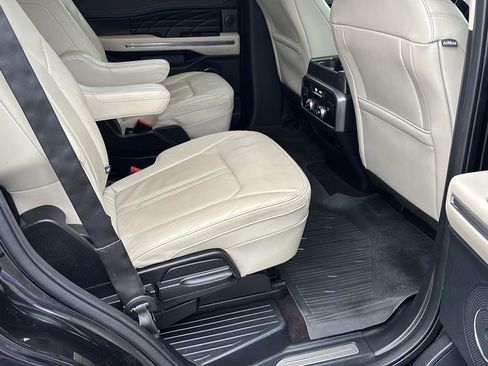 Used 2021 Ford Expedition Platinum AWD/4WD image 23