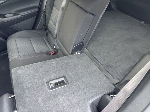 Used 2025 Chevrolet Equinox LT FWD image 33