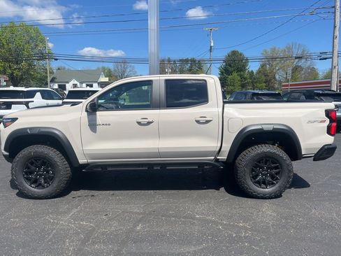 New 2026 Chevrolet Colorado ZR2 w/ Midnight Edition AWD/4WD image 2