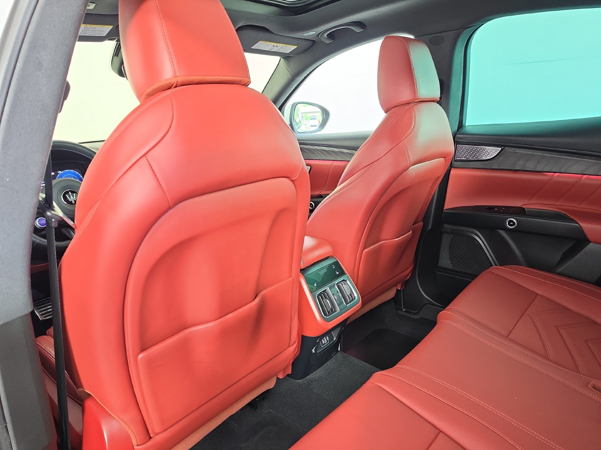 Used 2025 Maserati Grecale Modena AWD/4WD image 35