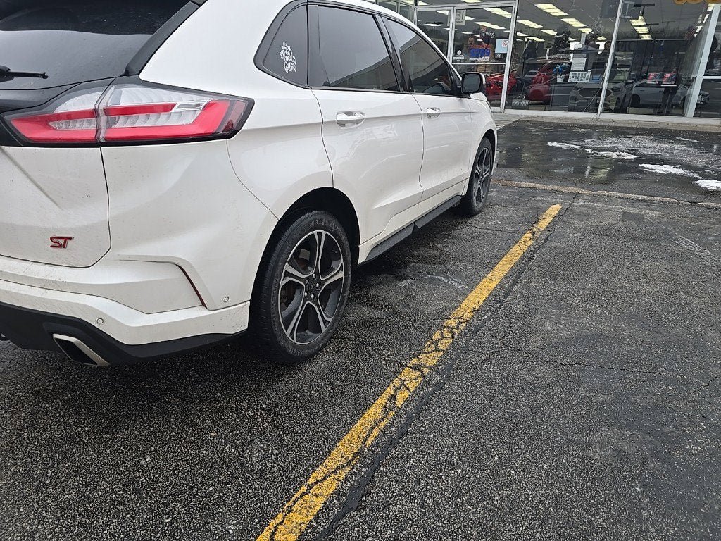 Used 2019 Ford Edge ST w/ Equipment Group 401A AWD/4WD image 2