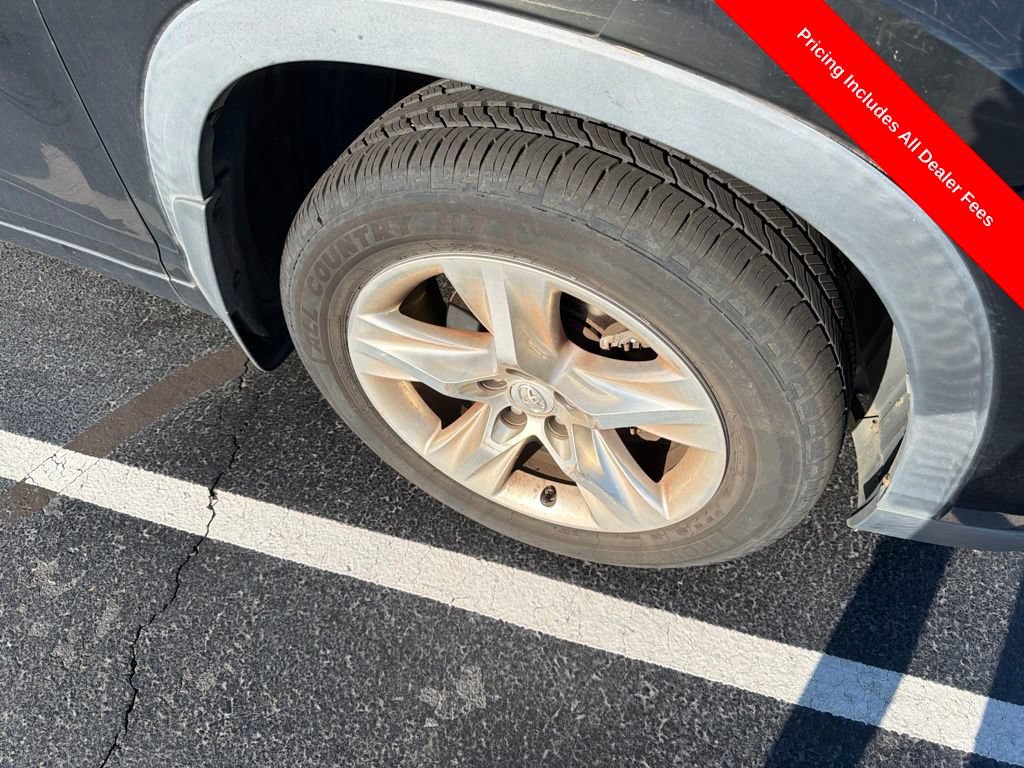 Used 2014 Toyota Highlander Limited Platinum AWD/4WD image 2