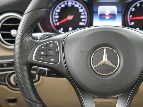 Used 2017 Mercedes-Benz GLC 300 4MATIC image 11