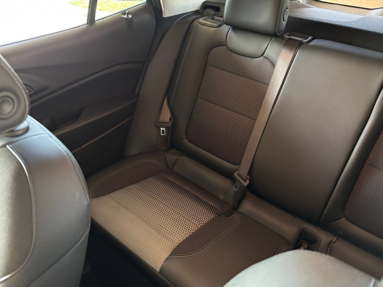 Used 2025 Chevrolet Trax LT FWD image 36