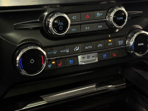 Used 2025 Ford F350 Lariat w/ Lariat Ultimate Package image 19