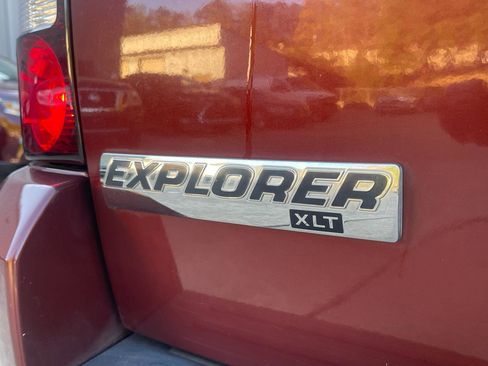 Used 2010 Ford Explorer XLT image 18
