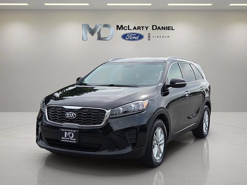 Used 2019 Kia Sorento FWD w/ LX Convenience Package image 2