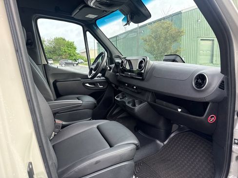 Used 2026 Mercedes-Benz Sprinter 2500 image 12