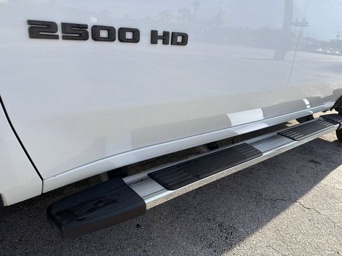 Used 2022 Chevrolet Silverado 2500 Custom w/ Custom Value Package AWD/4WD image 10