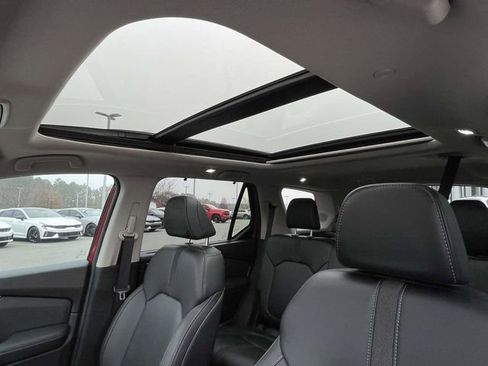 Used 2025 Honda Pilot Touring image 2