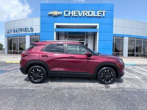 Used 2022 Chevrolet TrailBlazer LT w/ Confidence II Package FWD image 1