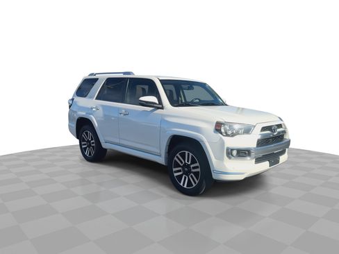 Used 2015 Toyota 4Runner SR5 image 2