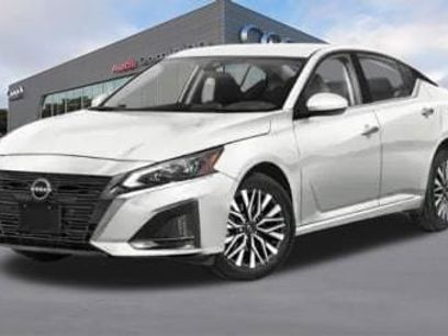 Used 2025 Nissan Altima 2.5 SV
