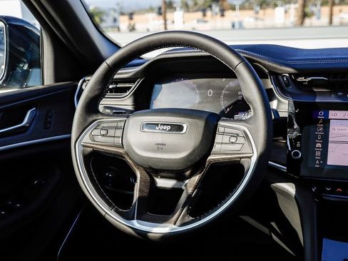 New 2026 Jeep Grand Cherokee Limited image 18