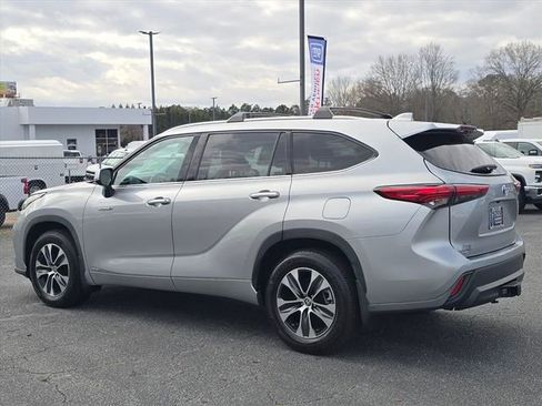 Used 2020 Toyota Highlander XLE image 7