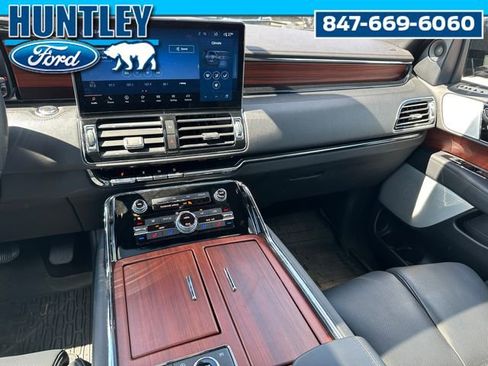 Used 2022 Lincoln Navigator Reserve w/ Equipment Group 201A AWD/4WD image 19