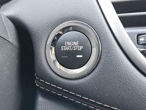 Used 2022 Chevrolet Trax LT w/ LT Convenience Package image 20