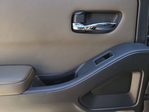 Used 2022 Nissan Frontier SV RWD image 20