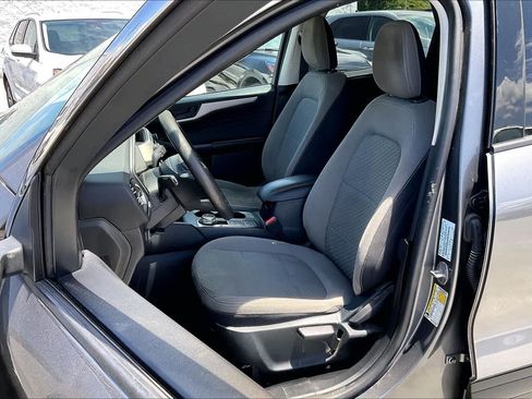 Used 2022 Ford Escape SE FWD image 11
