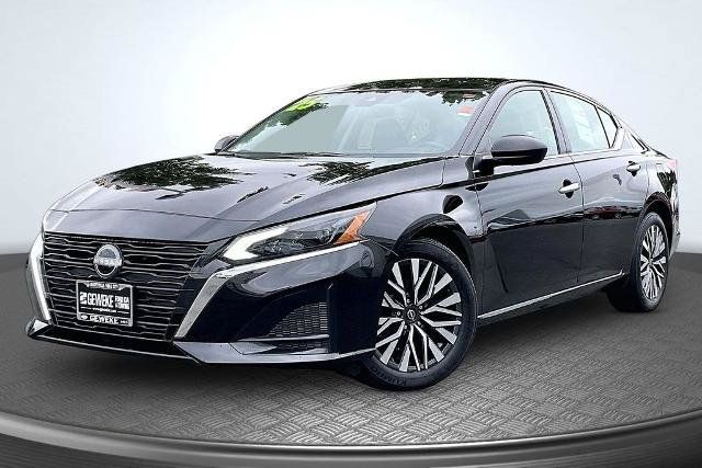 Used 2025 Nissan Altima 2.5 SV FWD image 1