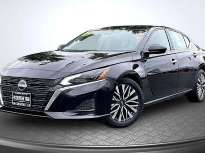Used 2025 Nissan Altima 2.5 SV