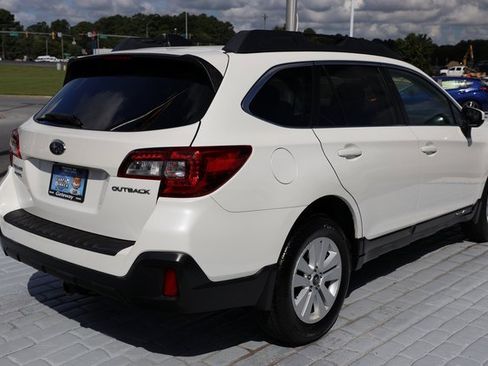 Used 2018 Subaru Outback 2.5i Premium image 5