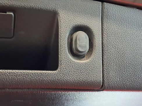 Used 2017 Chevrolet Suburban Premier image 7