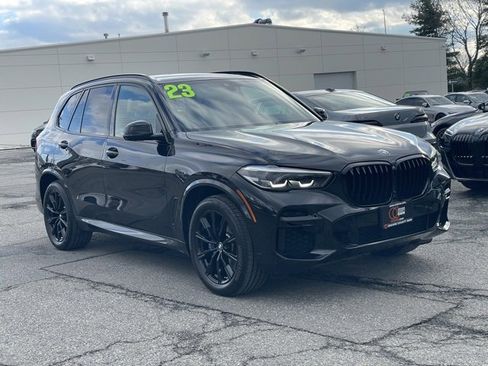 Used 2023 BMW X5 xDrive40i w/ M Sport Package image 3