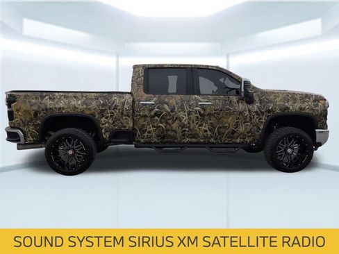 Used 2024 Chevrolet Silverado 2500 LT image 7